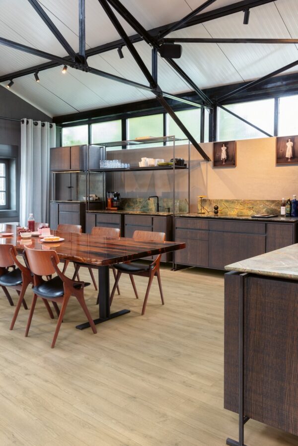 Sandy greige oak Sandy greige oak