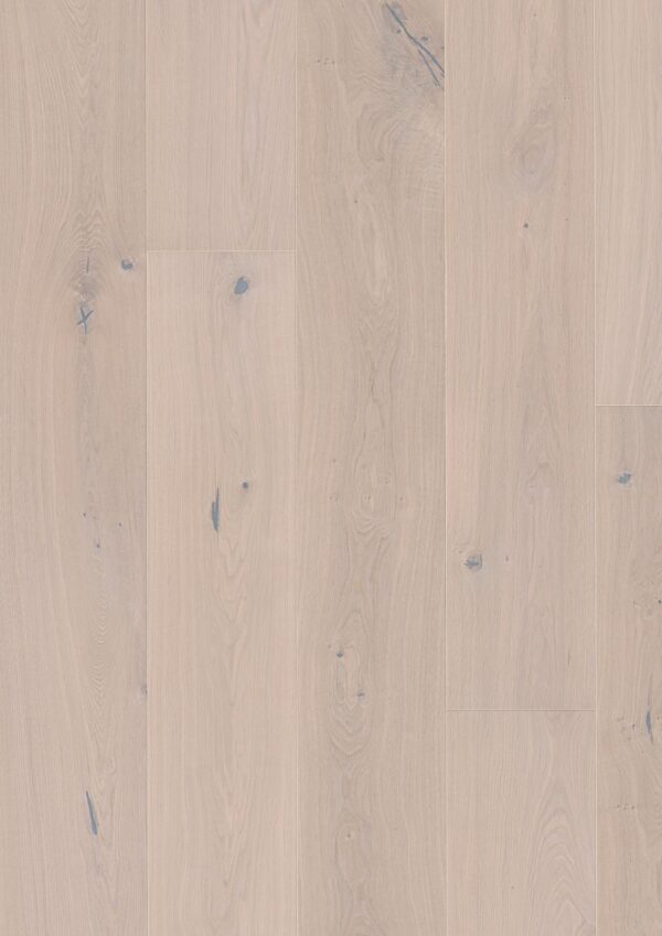 Floor: Oak Pearl Traditional