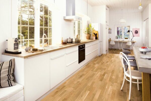 Floor: Oak Transparent Finale