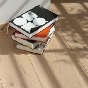 Floor: Oak White Traditional