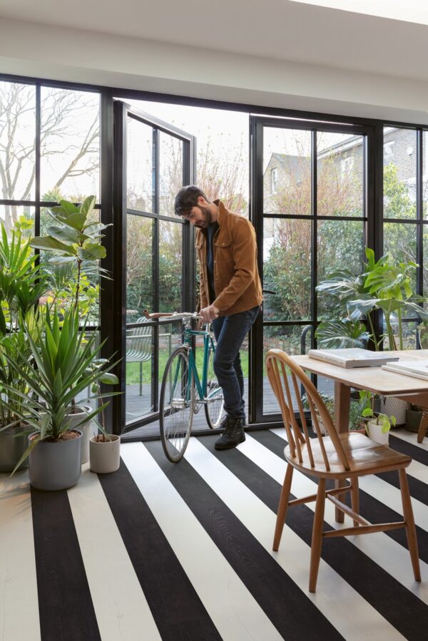 Painted oak black Painted oak black