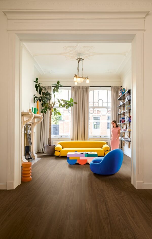 Chic walnut Chic walnut